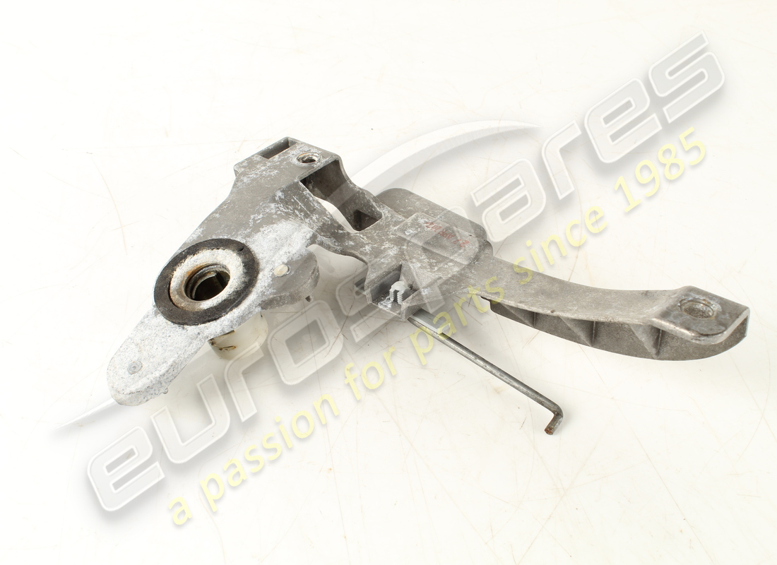 used maserati rh front door handle box. part number 68001800 (5)