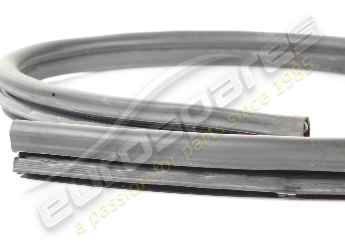 used ferrari lower door perimeter seal. part number 84036700 (3)