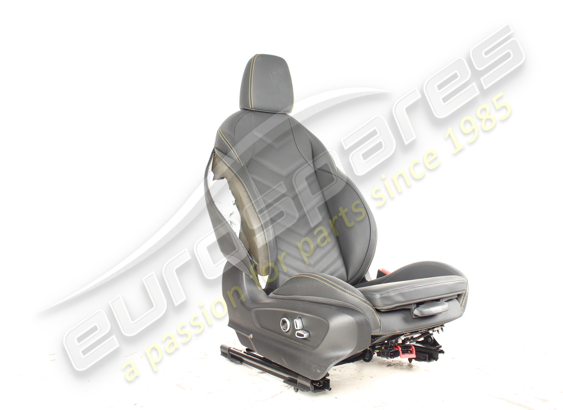 damaged maserati front rh seat assembly. part number 670207074 (2)