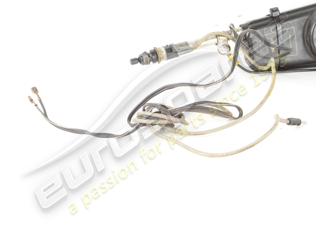 DAMAGED FERRARI ELECTRIC AERIAL. PART NUMBER 66235900 (6) damaged ferrari electric aerial. part number 66235900 (6)