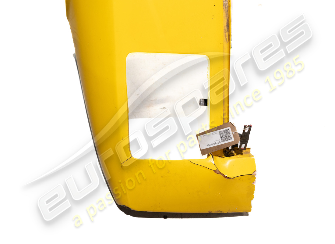 damaged ferrari rhs front wing. part number 61751200dx (2)