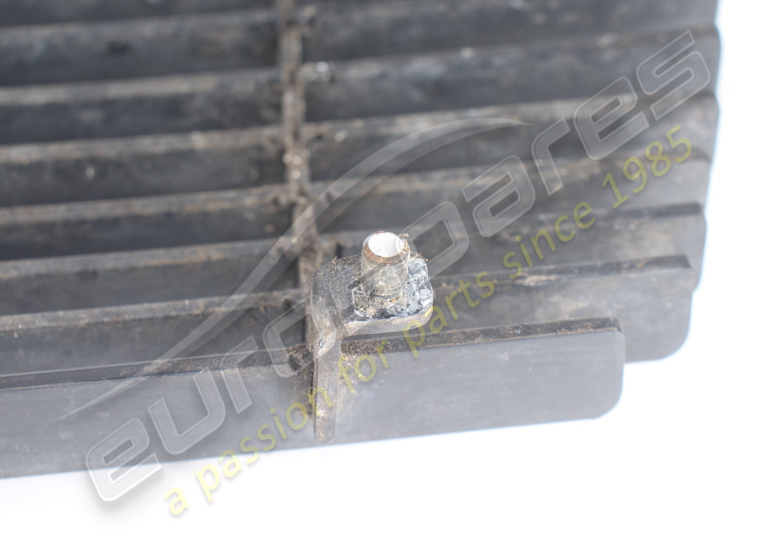 used maserati engine compt. lid radiator grill. part number 378300300 (7)