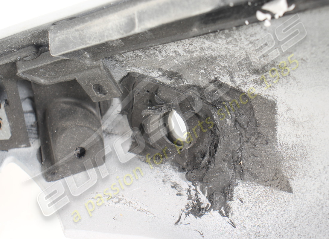 damaged ferrari front bumper. part number 89041710 (6)