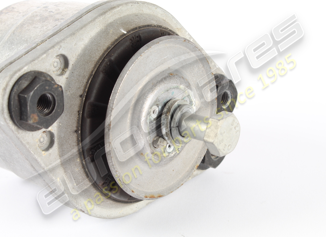 used ferrari tampone motore. part number 811227 (4)