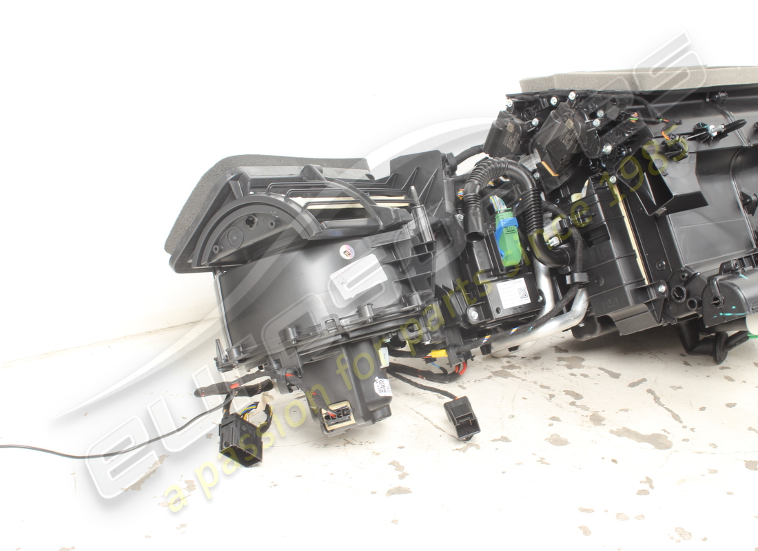 used maserati rhd hvac assembly. part number 670303419 (2)