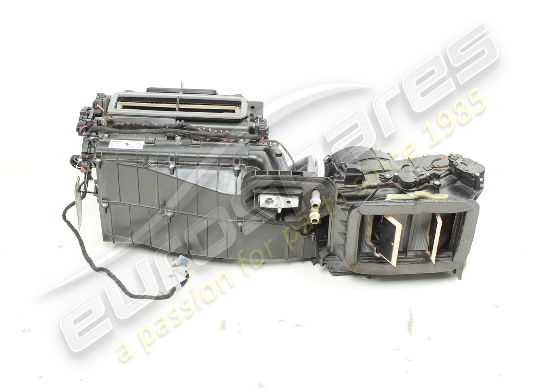 used ferrari complete air conditioning unit. part number 781682 (1)