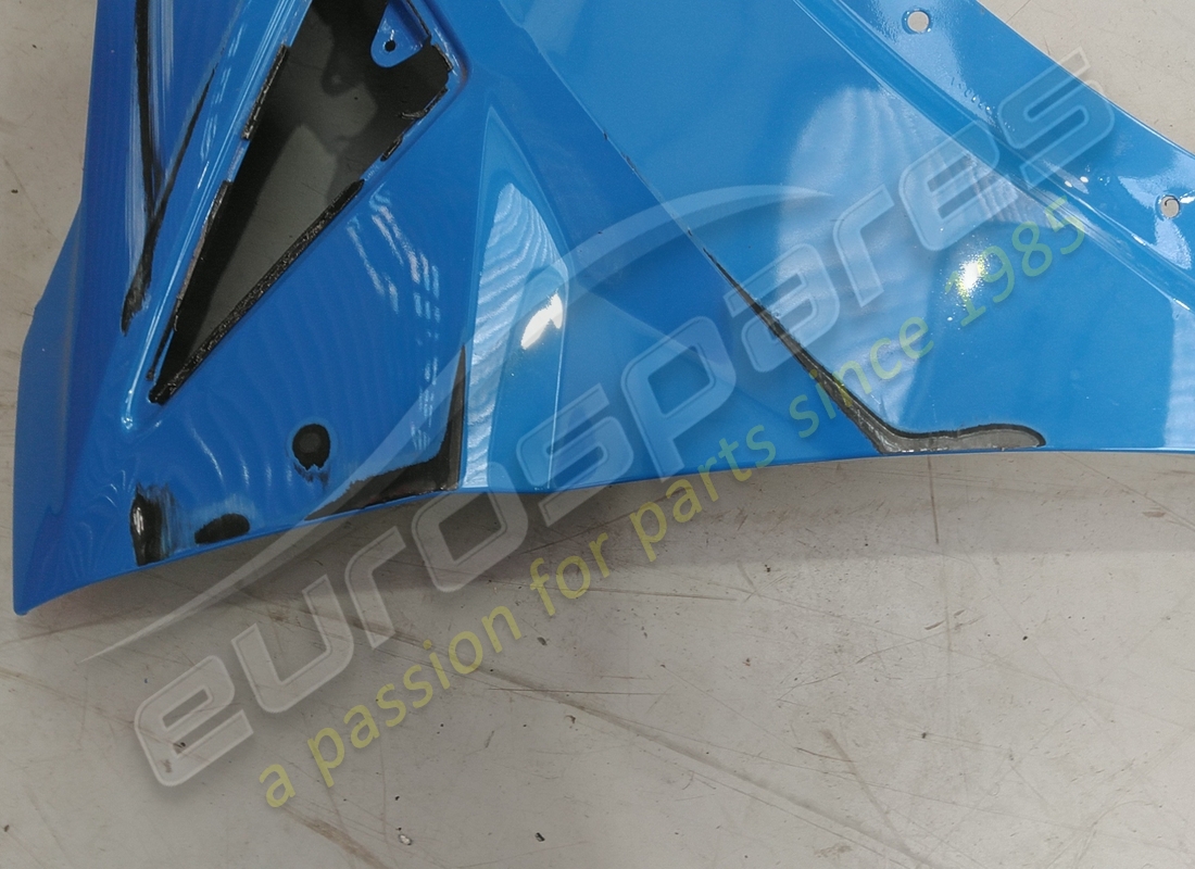 damaged lamborghini rh front fender. part number 4ml821106a (3)