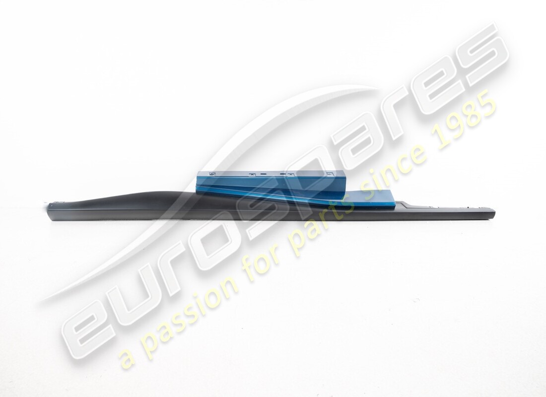 new (other) ferrari complete rh sill trim panel. part number 88826110 (1)
