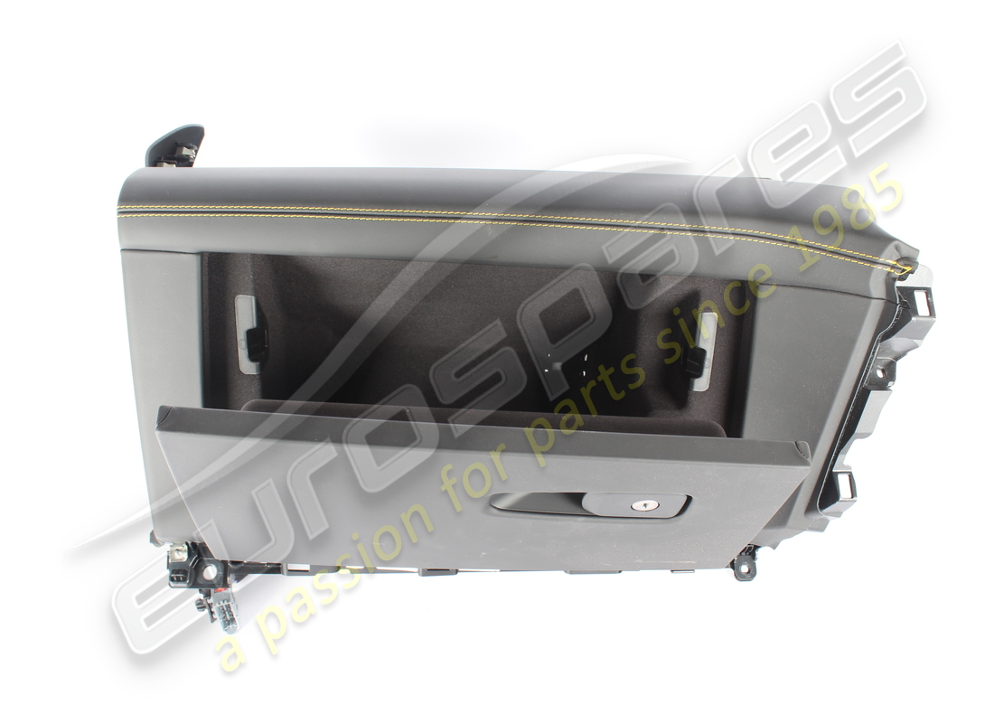 used maserati glove box assembly. part number 670198509 (3)