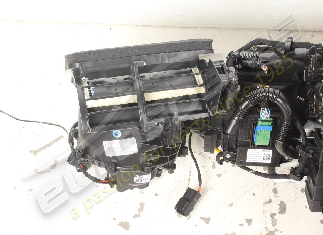 used maserati rhd hvac assembly. part number 670303419 (4)