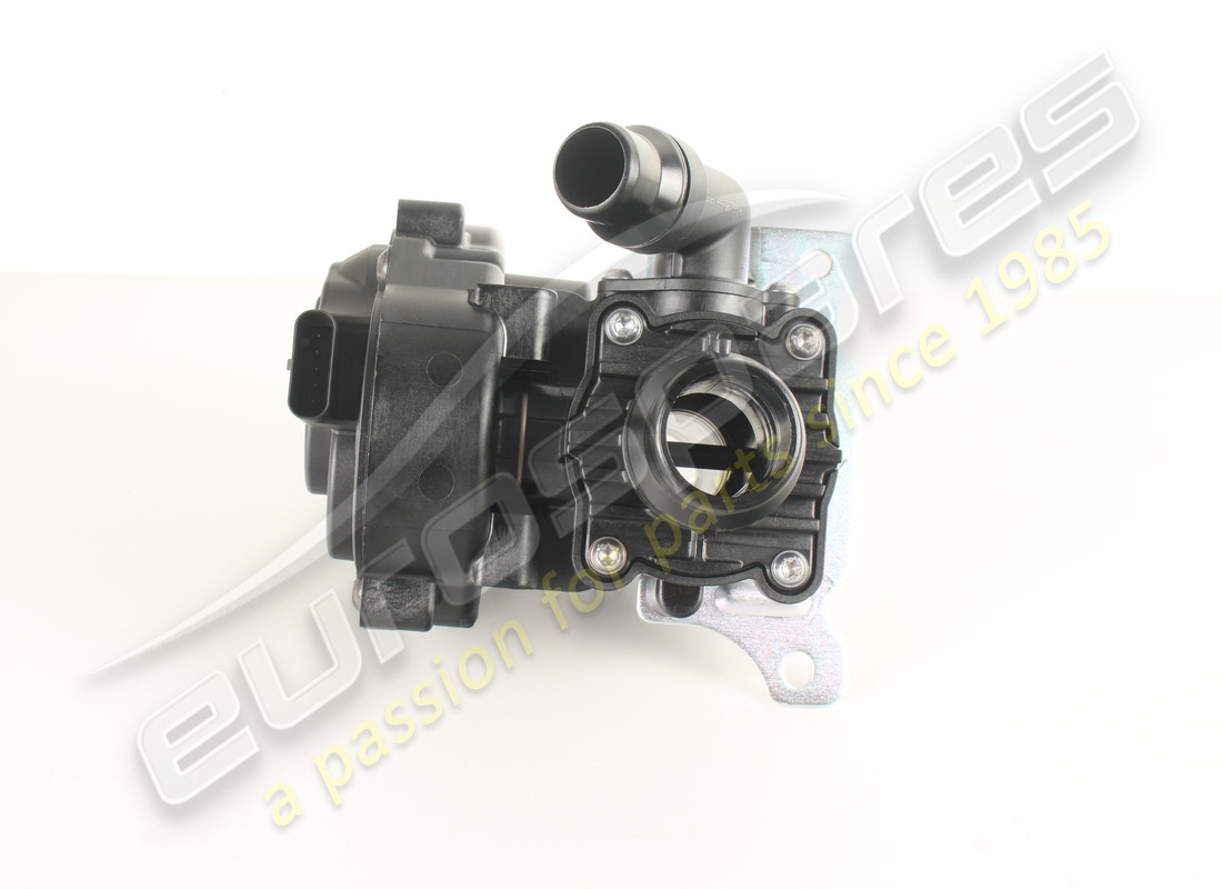 new maserati termostatic valve. part number 675001144 (2)