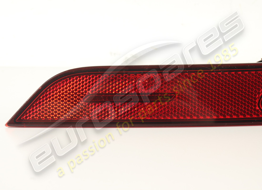 new porsche rear light reflector. part number 95b945726ab (5)