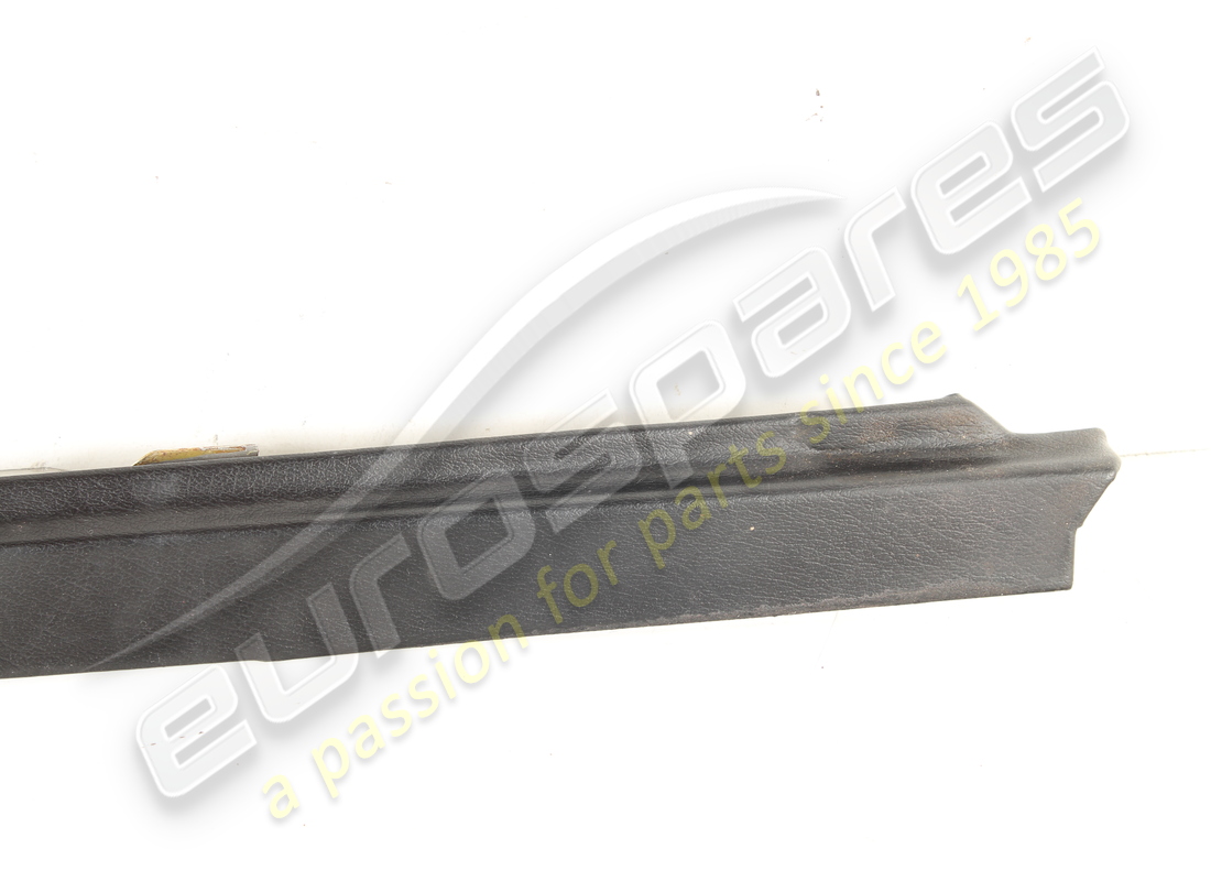 USED FERRARI LH MOULDING. PART NUMBER 61190400 (4) used ferrari lh moulding. part number 61190400 (4)