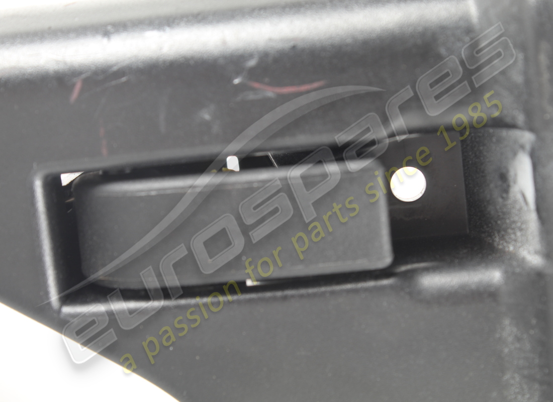 used ferrari lh separator hook cover. part number 82853100 (2)