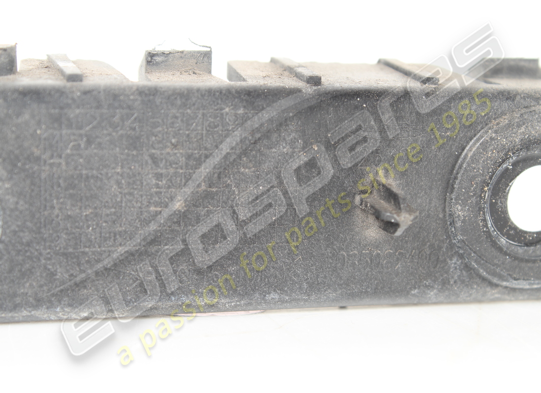 used ferrari rh rear mount. part number 85082400 (2)