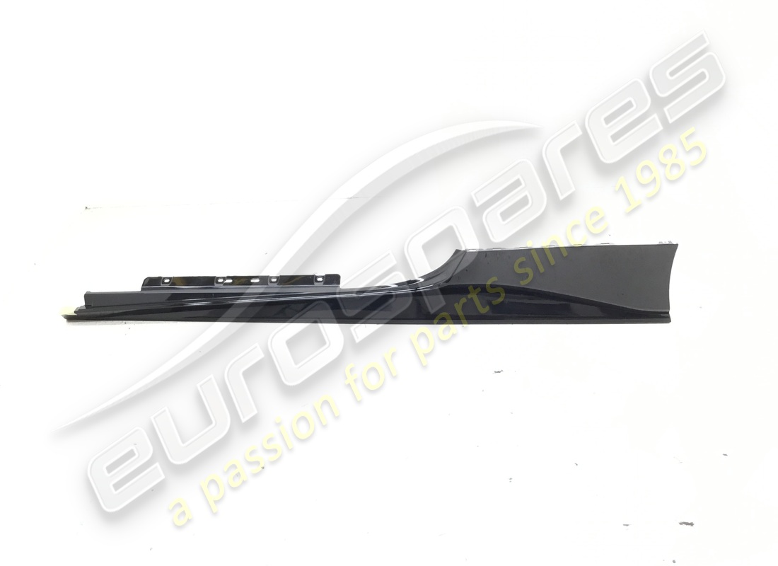 USED Ferrari LH UNDERDOOR TRIM . PART NUMBER 86612310 (1)