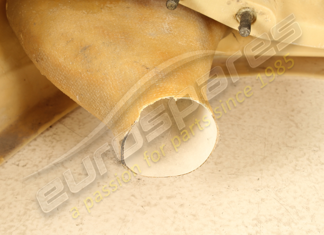new (other) ferrari front bumper. part number 65047110 (5)