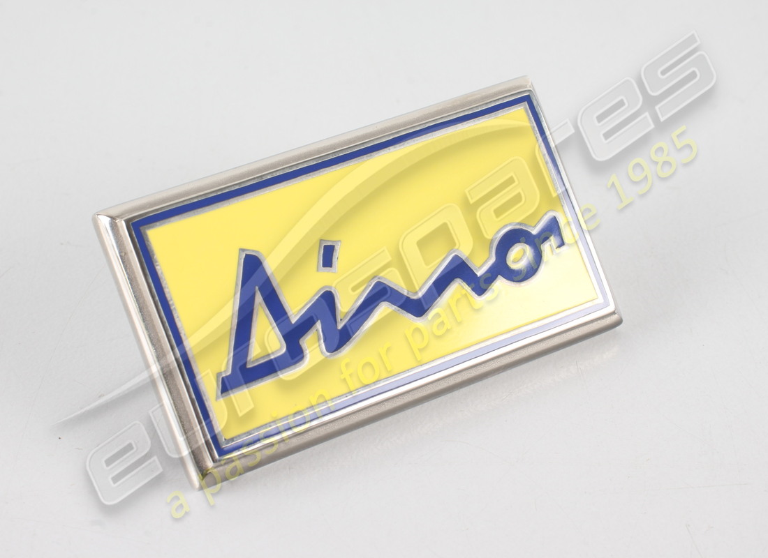 new oe dino nose badge oe. part number 20043303 (1)