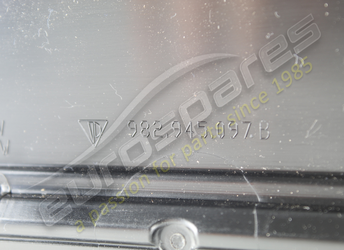 NEW PORSCHE BRAKELIGHT. PART NUMBER 982945097B (6) new porsche brakelight. part number 982945097b (6)