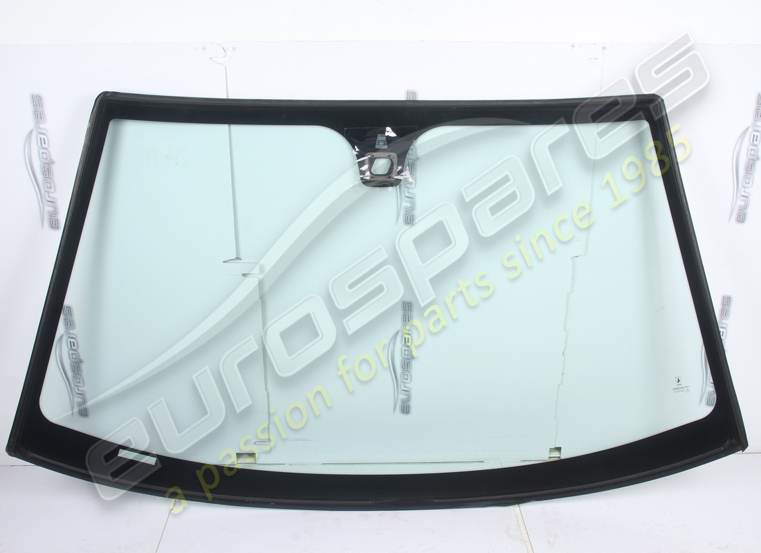 NEW OE WINDSCREEN. PART NUMBER 68269300 (3) new oe windscreen. part number 68269300 (3)