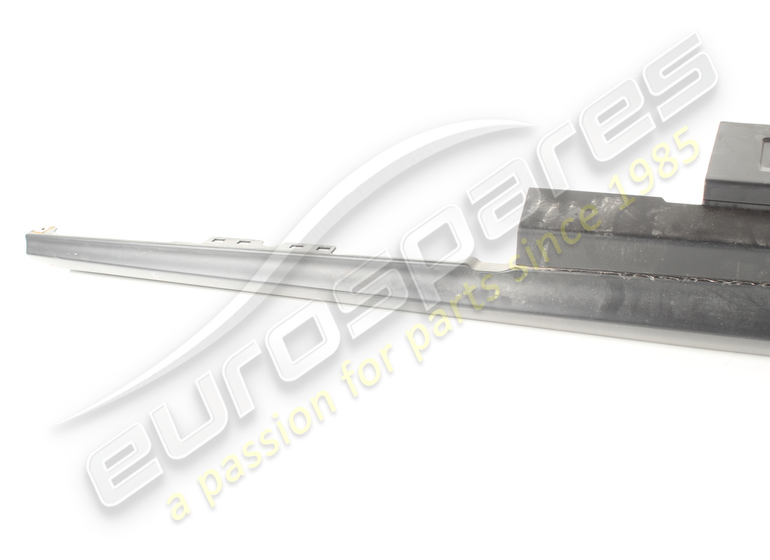 used ferrari complete lh outer sill cover. part number 88068510 (2)