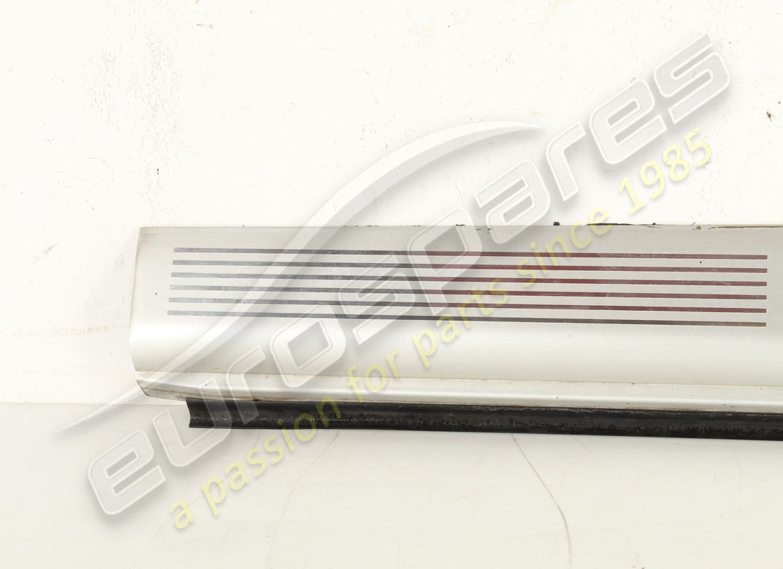 USED MASERATI MODANATURA SOTTOPORTA SX. PART NUMBER 386100313 (2) used maserati modanatura sottoporta sx. part number 386100313 (2)