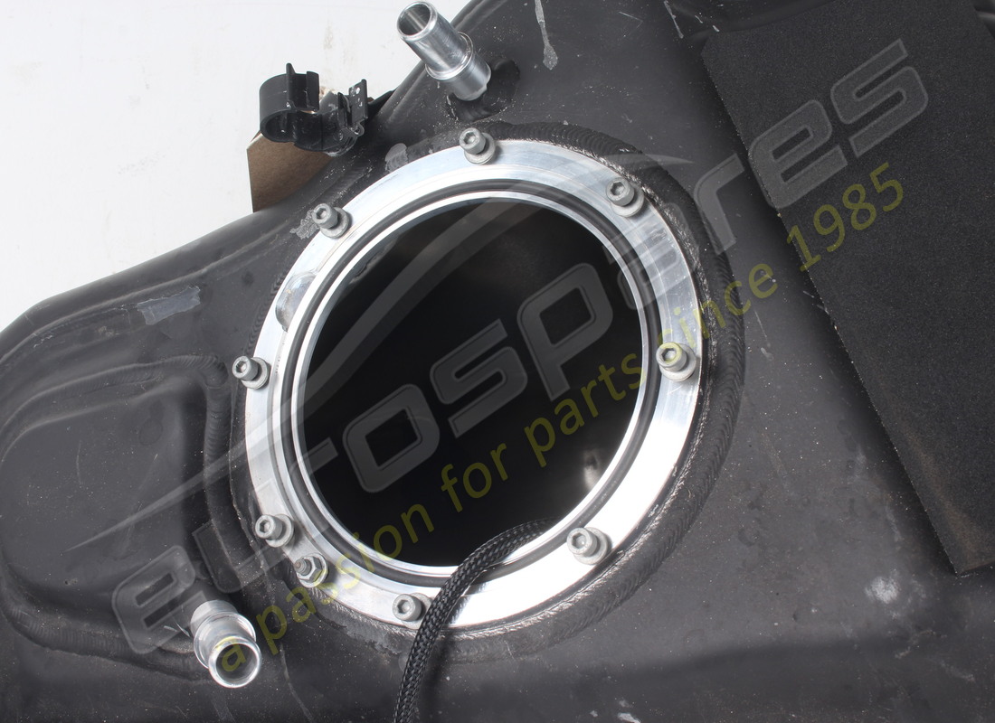 used ferrari rh fuel tank with caps and paint and vibration dampers. part number 780722 (3)