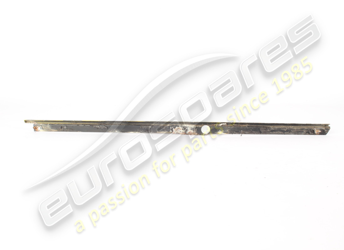 used ferrari lh rear lower moulding gtb. part number 60267903 (2)