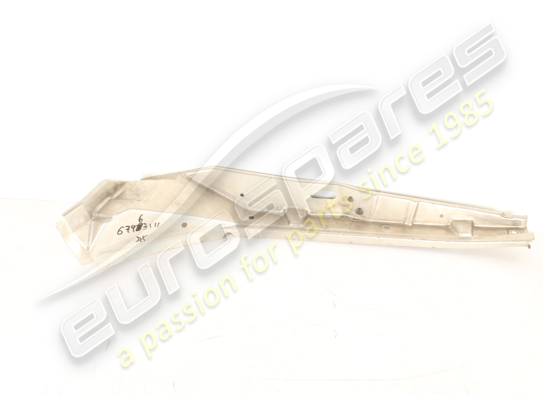 new ferrari rh front wing support. part number 67963111 (1)