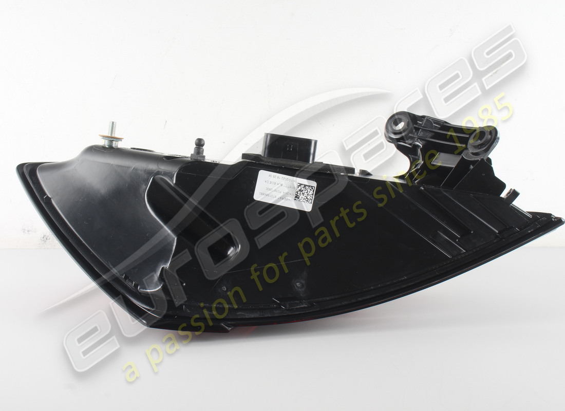 new oe rh tail light fixed side. part number 670158688 (2)