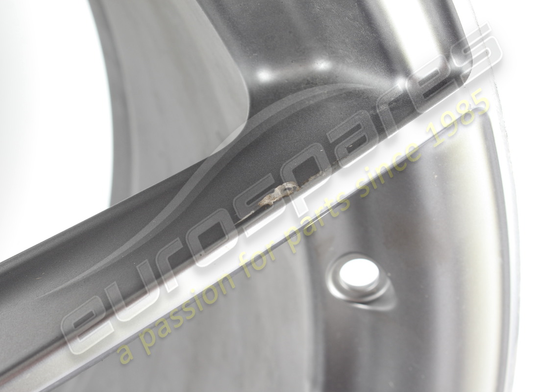 used ferrari front wheel. part number 864481 (5)