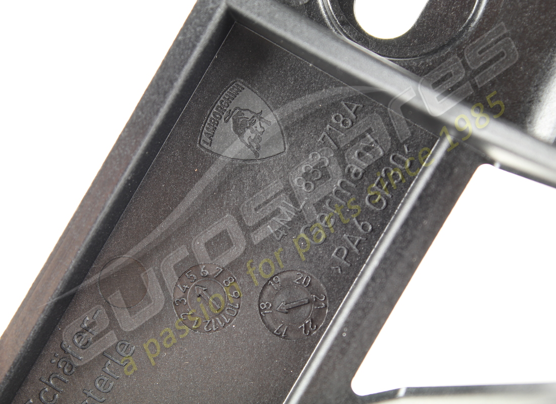new lamborghini retaining plate. part number 4ml833718a (4)