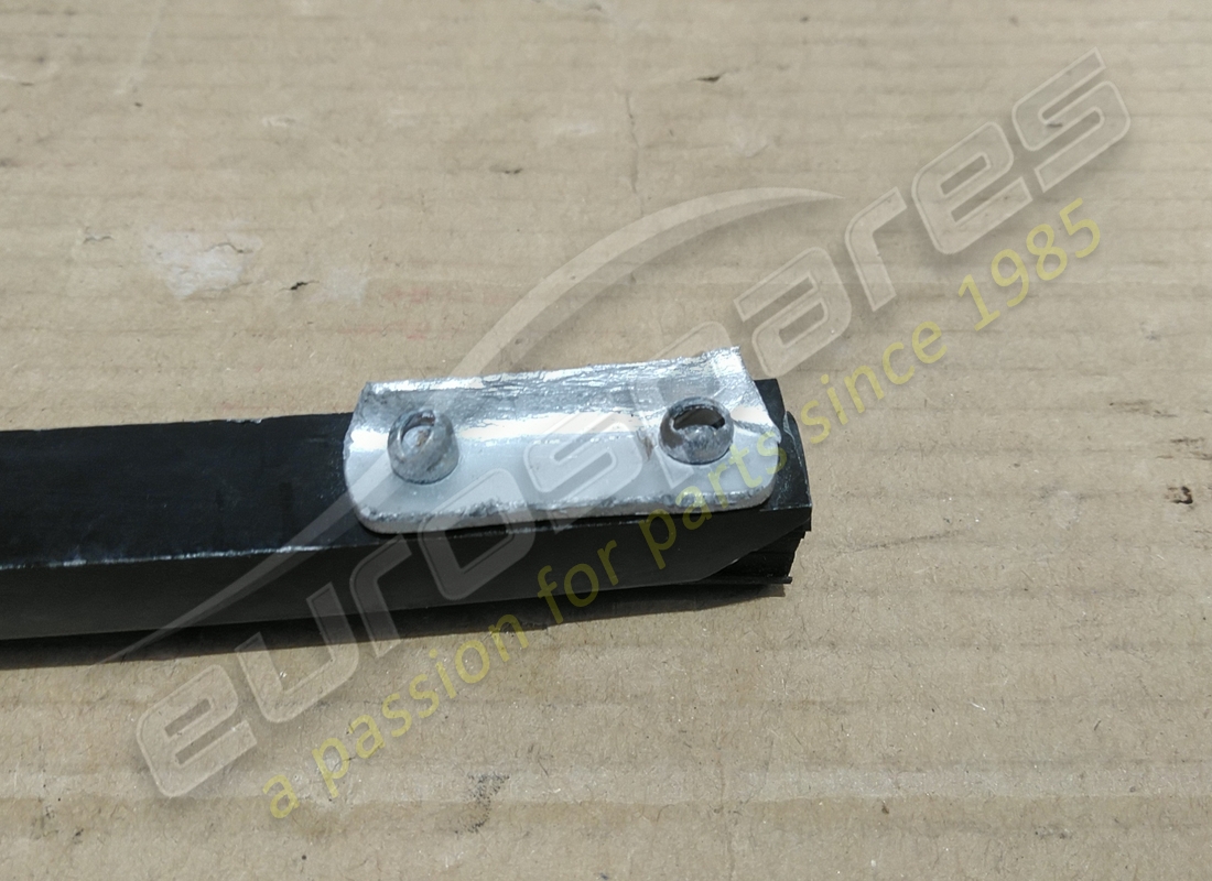 damaged aston martin div bar, channel assembly, rh part number 6g33c262a36ac (2)