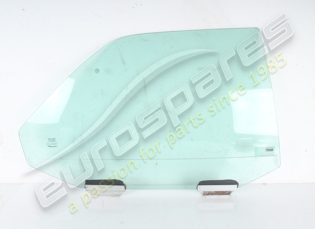 USED Maserati FRONT RH DOOR WINDOW GLASS . PART NUMBER 377700630 (1)