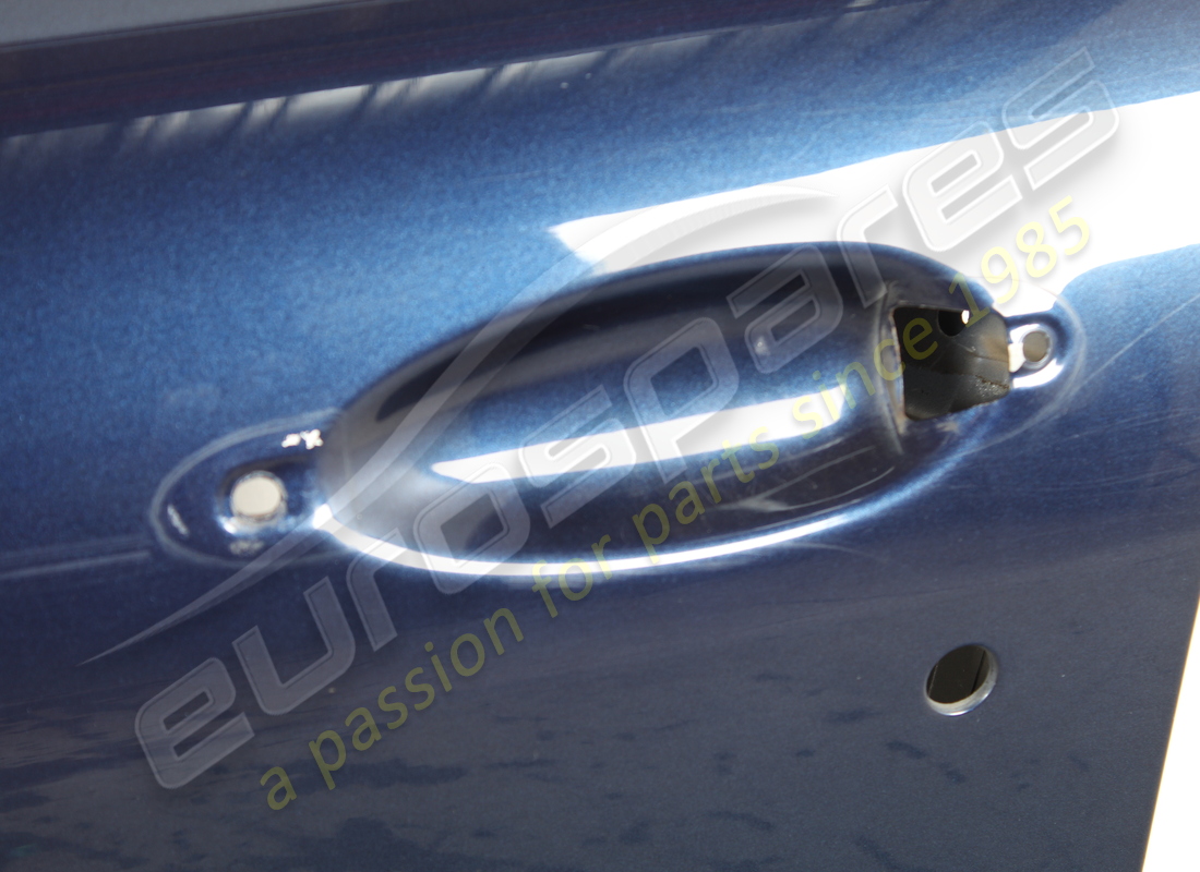 used maserati complete lh front door. part number 67062100 (3)