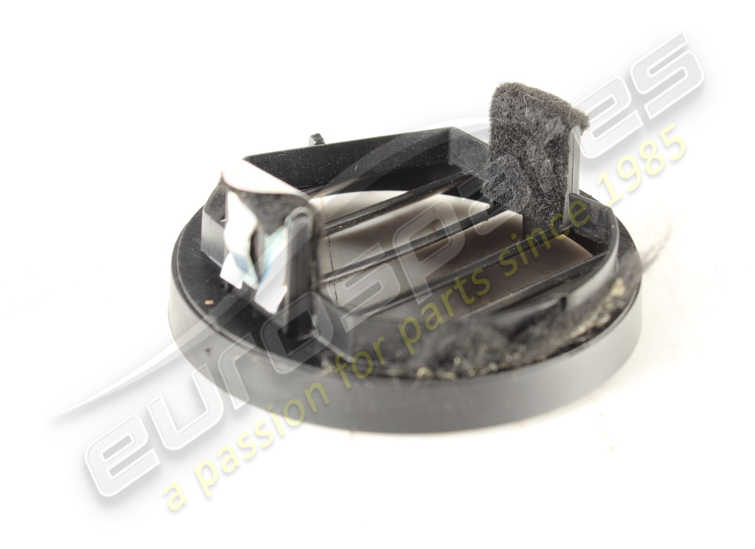 used maserati lh side defroster grill. part number 67579600 (3)