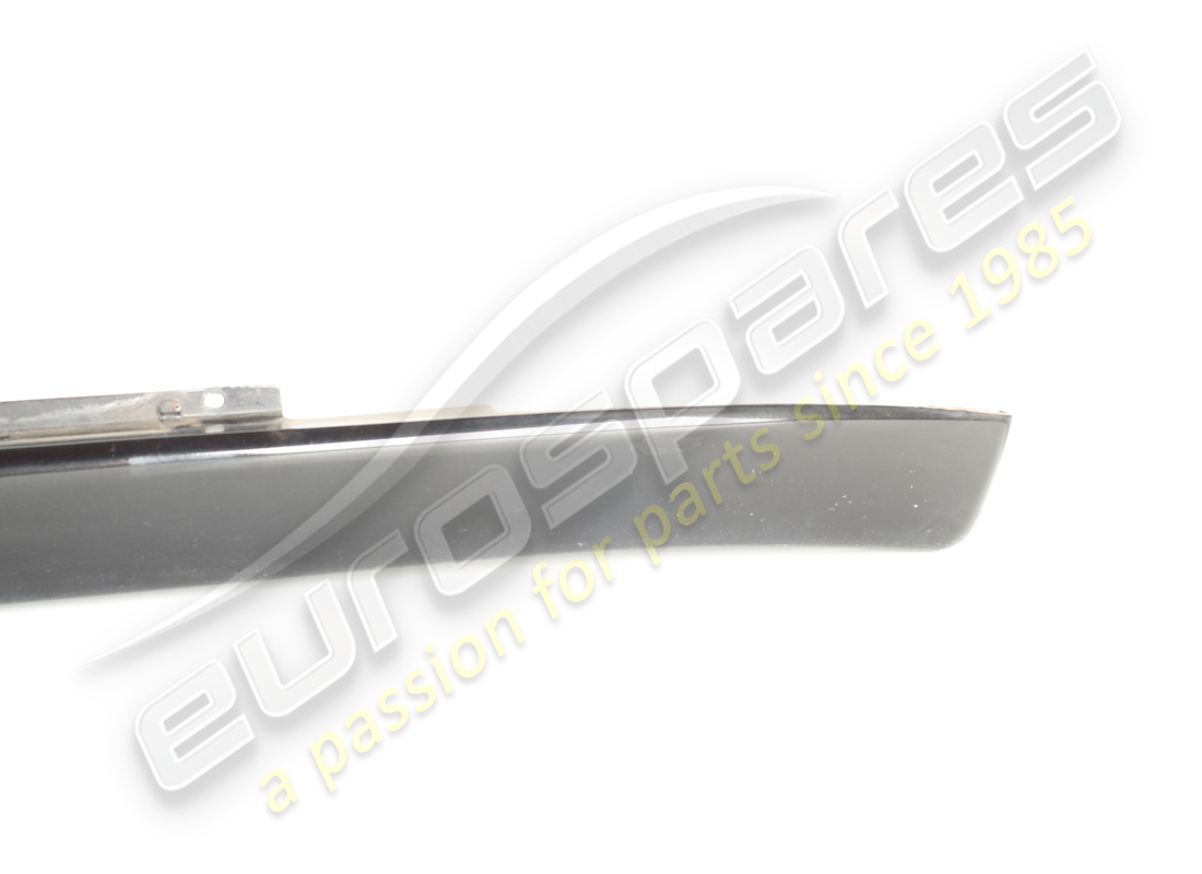 used maserati rh side skirt. part number 980000906 (4)