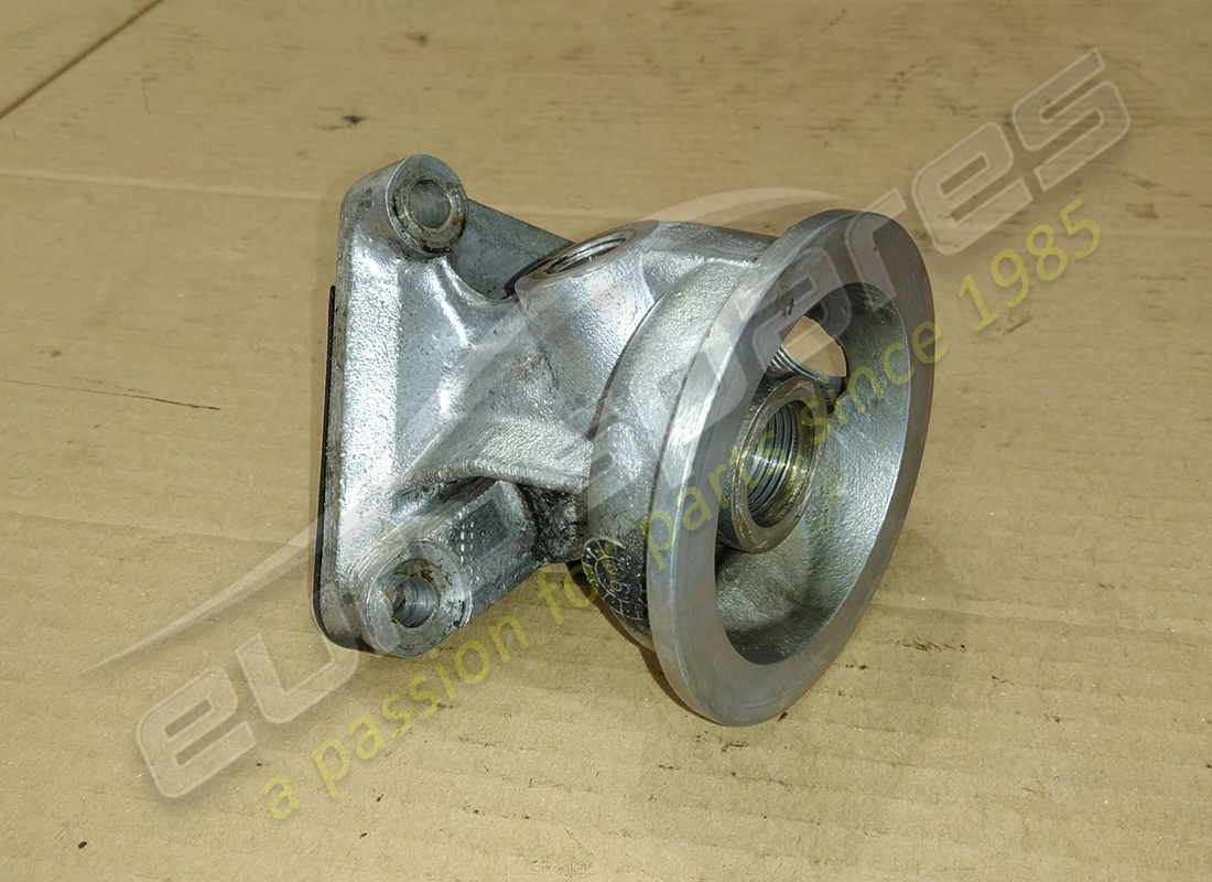 USED Ferrari OIL FILTER BASE . PART NUMBER 123863 (1)