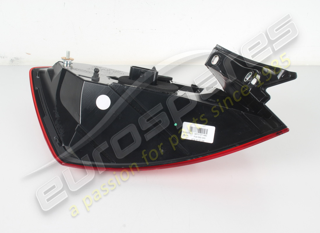 new oe rh rear outer light. part number 670107148 (4)