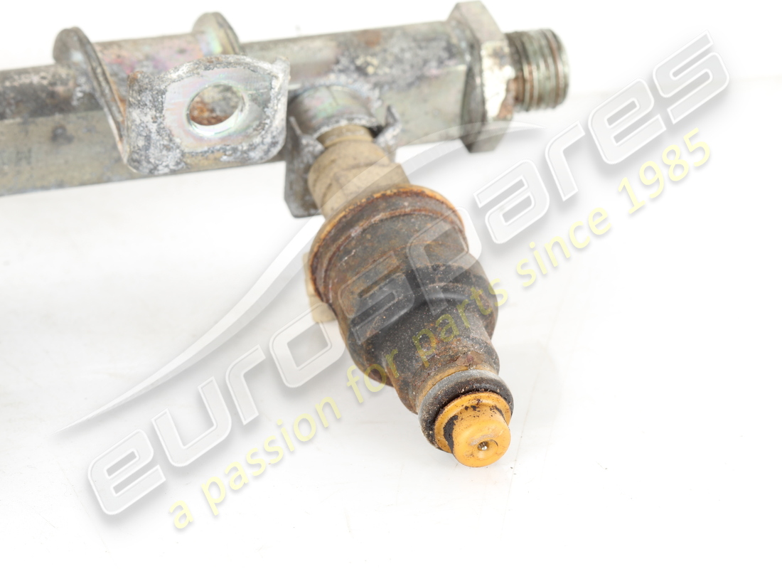 USED FERRARI FUEL PIPE WITH INJECTORS COMPLETE. PART NUMBER 137326 (3) used ferrari fuel pipe with injectors complete. part number 137326 (3)