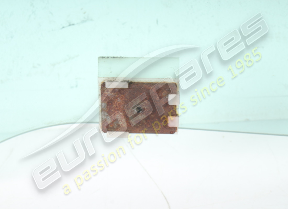 USED MASERATI RH DOOR GLASS M338. PART NUMBER 387700306 (3) used maserati rh door glass m338. part number 387700306 (3)