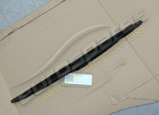 used ferrari rh windscreen wiper brush part number 65081600