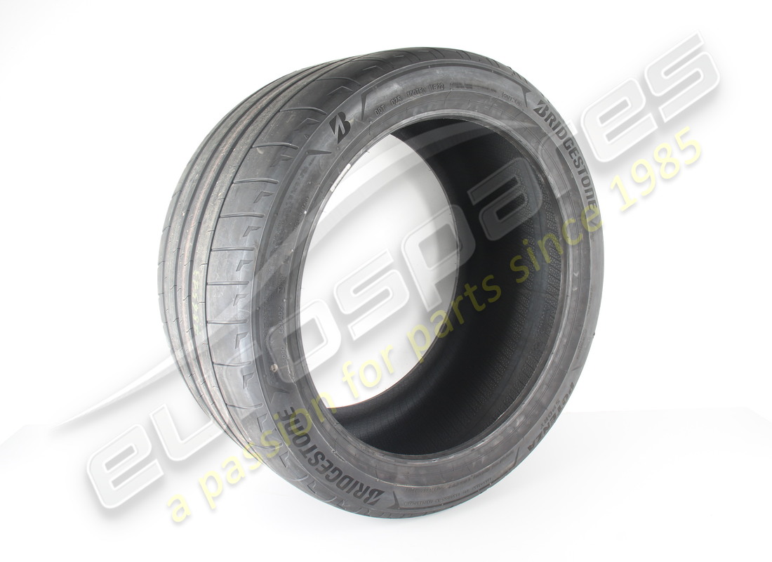 new ferrari pirelli rear summer tyre p-zero, 315-35 zr20 (106y). part number 270412 (4)