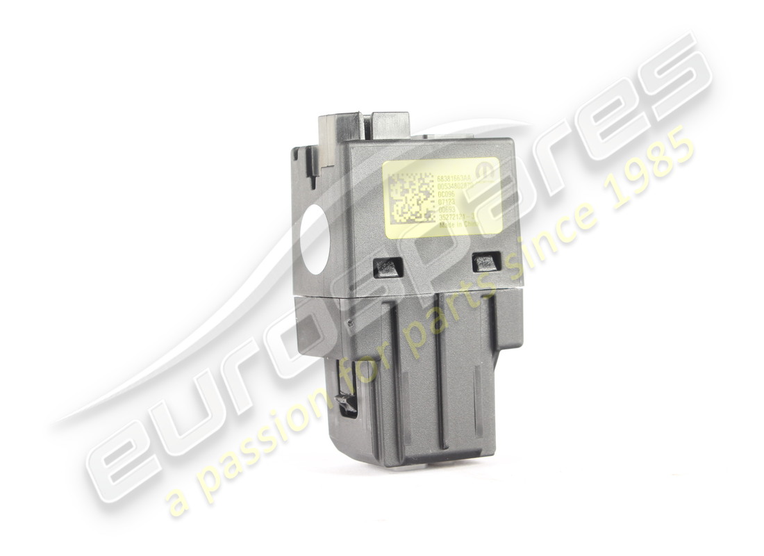 used maserati auxiliary socket and usb por. part number 675001147 (2)