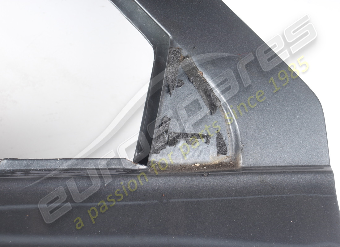 used maserati complete rear lh door. part number 374530203 (2)