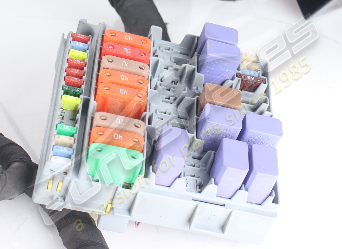 damaged ferrari cavo anteriore. part number 266265 (3)