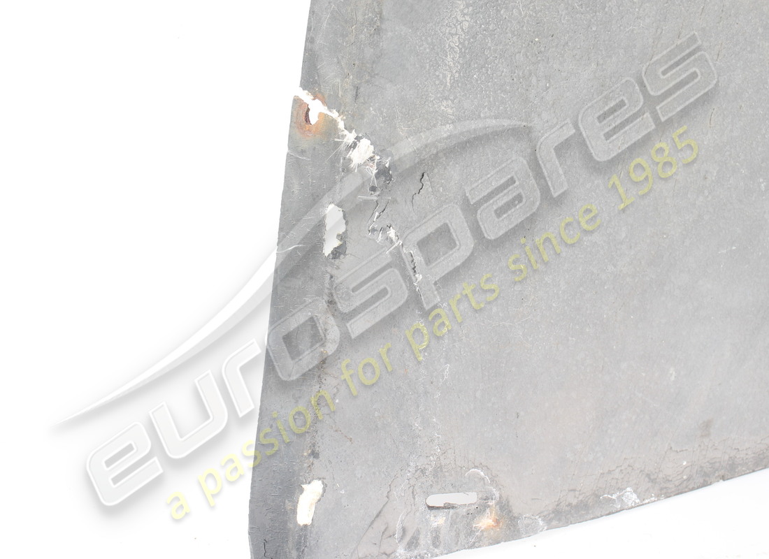 damaged ferrari lh shield. part number 62128000 (2)