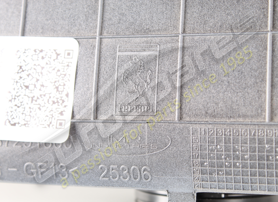 new ferrari complete rear spoiler duct low. part number 87291710 (3)