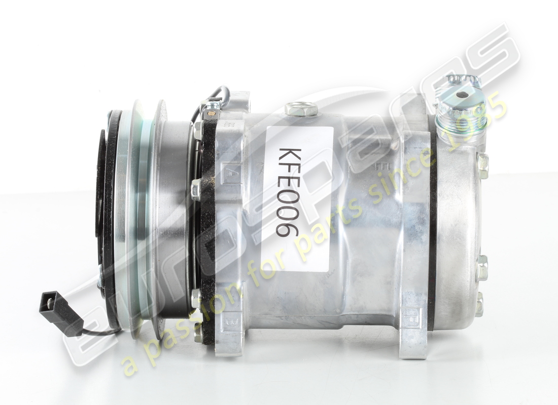 NEW OE A/C COMPRESSOR. PART NUMBER 147895 (2) new oe a/c compressor. part number 147895 (2)