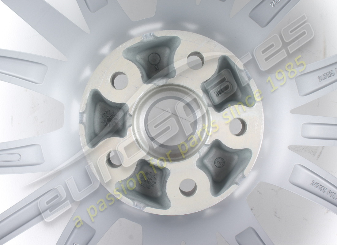 new maserati rear wheel. part number 82126806 (5)